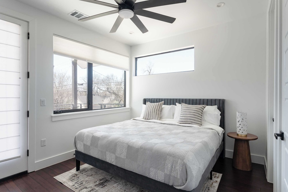 Upstay: Contemporary 2BR Retreat w Patio & BBQ