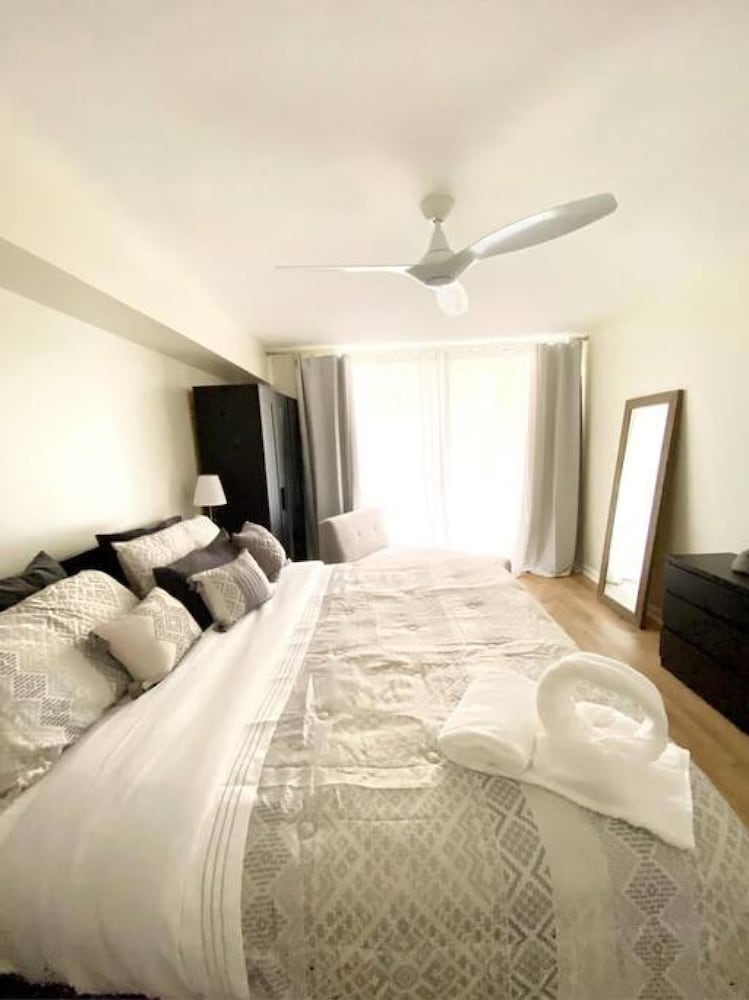 Modern 1-br Condo in Upscale Brickell Locale