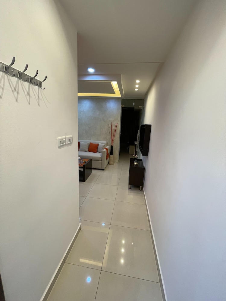 Al-burj Apart at 7th Circle 208
