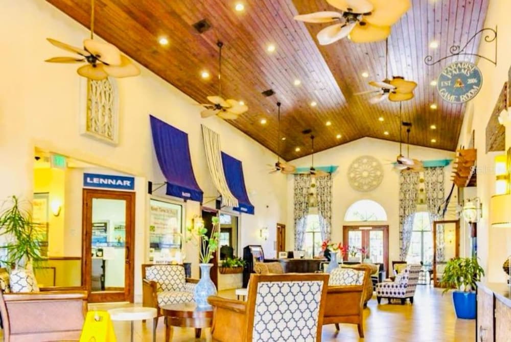 Amazing 4bdr House w Pool - PP