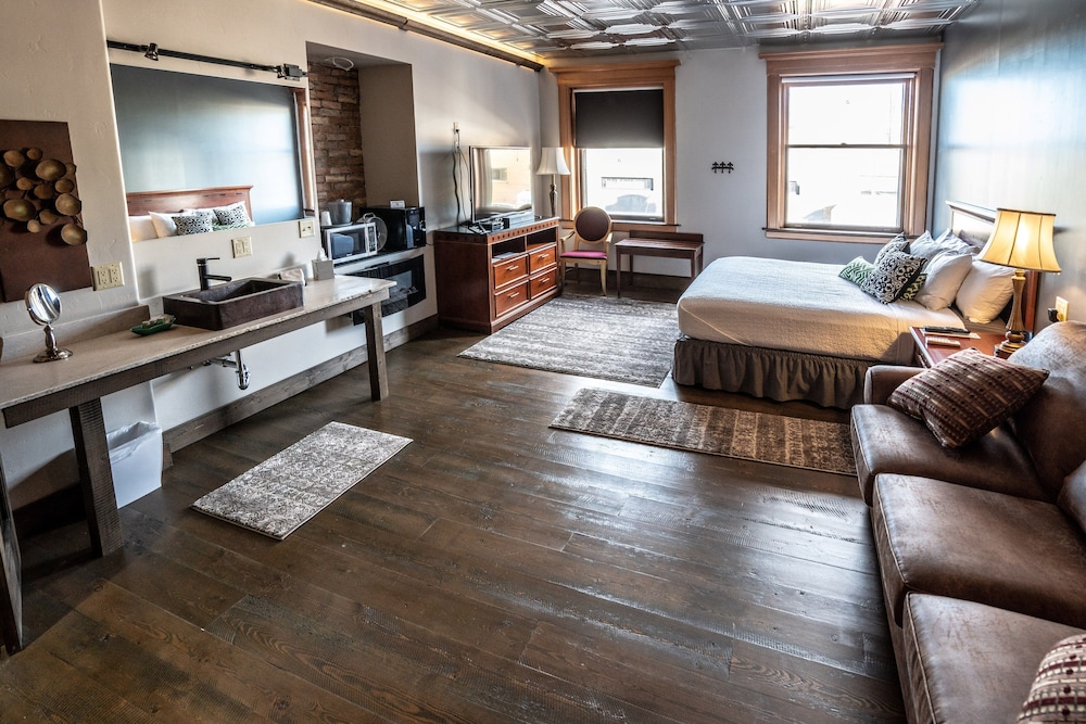 Rundle Suites