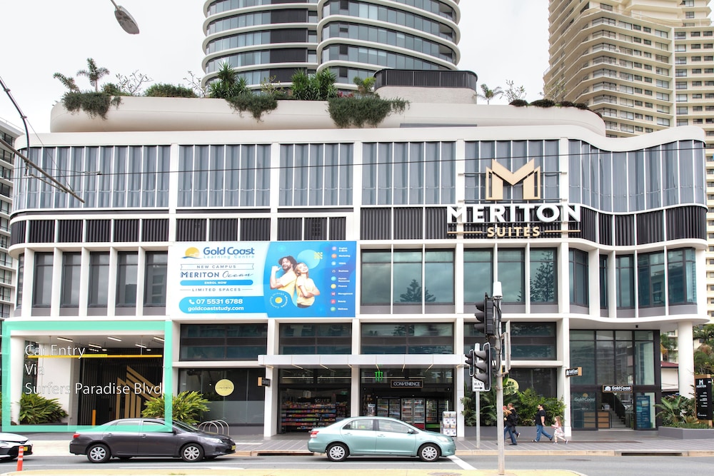 Kozyguru | Surfers Paradise | Ocean Views