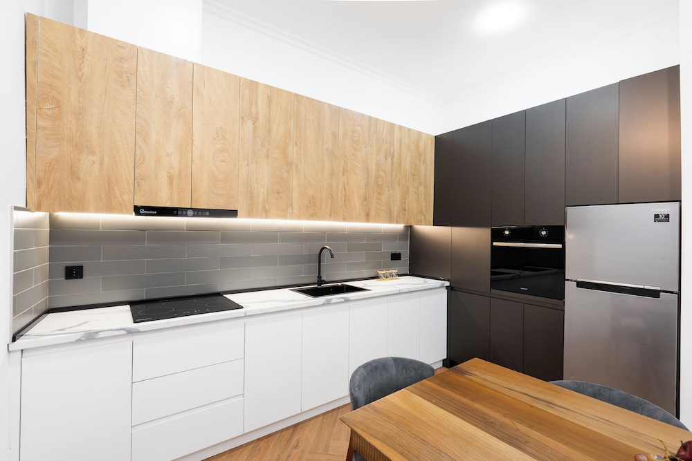 Chic & Modern 4BR Home in Old Tbilisi