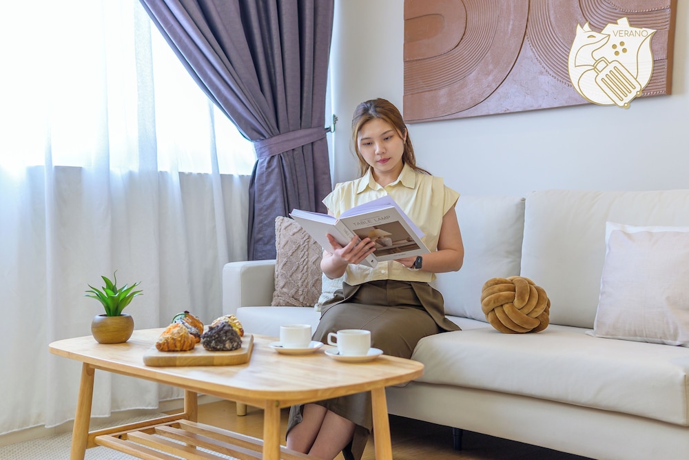 Minimalist 4P Comfort Stay at TheHubSS2 photo 3