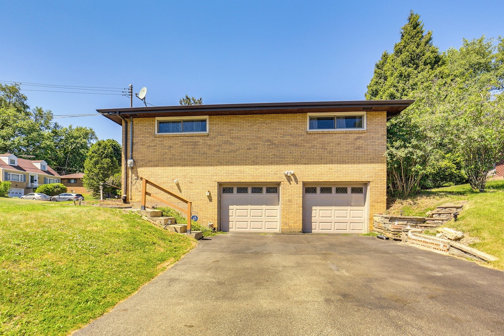 Monroeville Vacation Rental ~ 3 Mi to Boyce Park! view 3