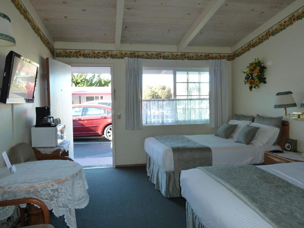 Sundown Inn