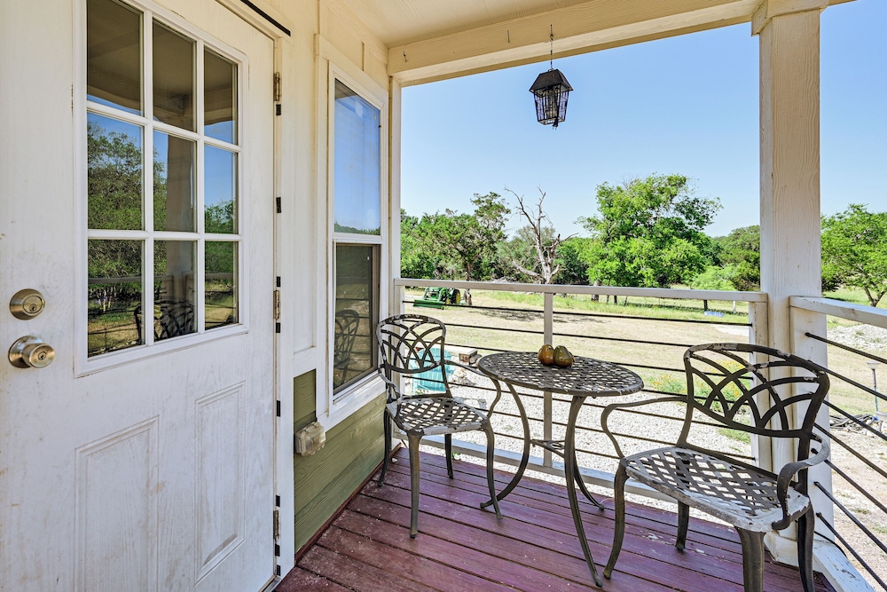 6 Mi to Topsey Exotic Ranch: Retreat on 12 Acres!