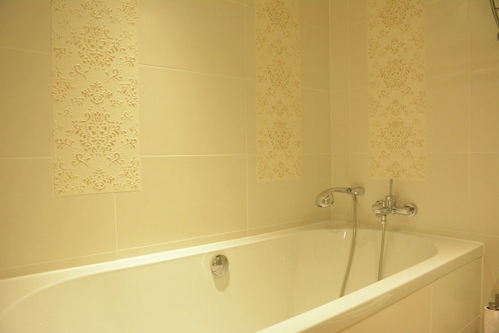 Villa in Stavelot With Lake View and Jacuzzi