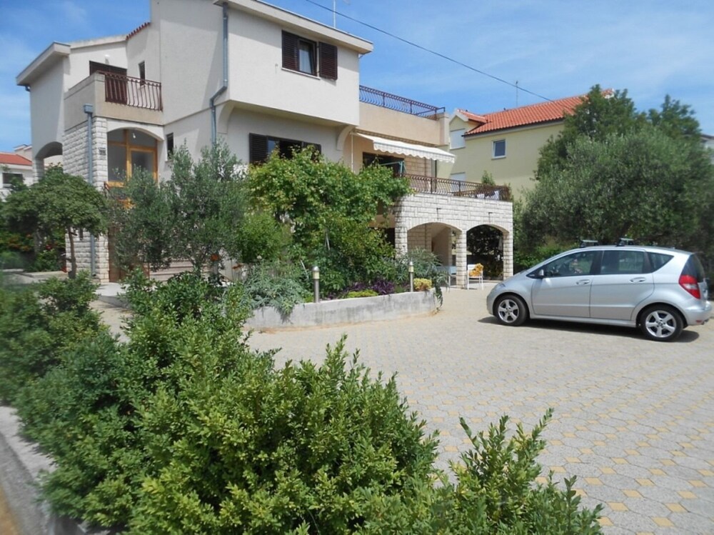 Desy - Free Parking & BBQ - SA2