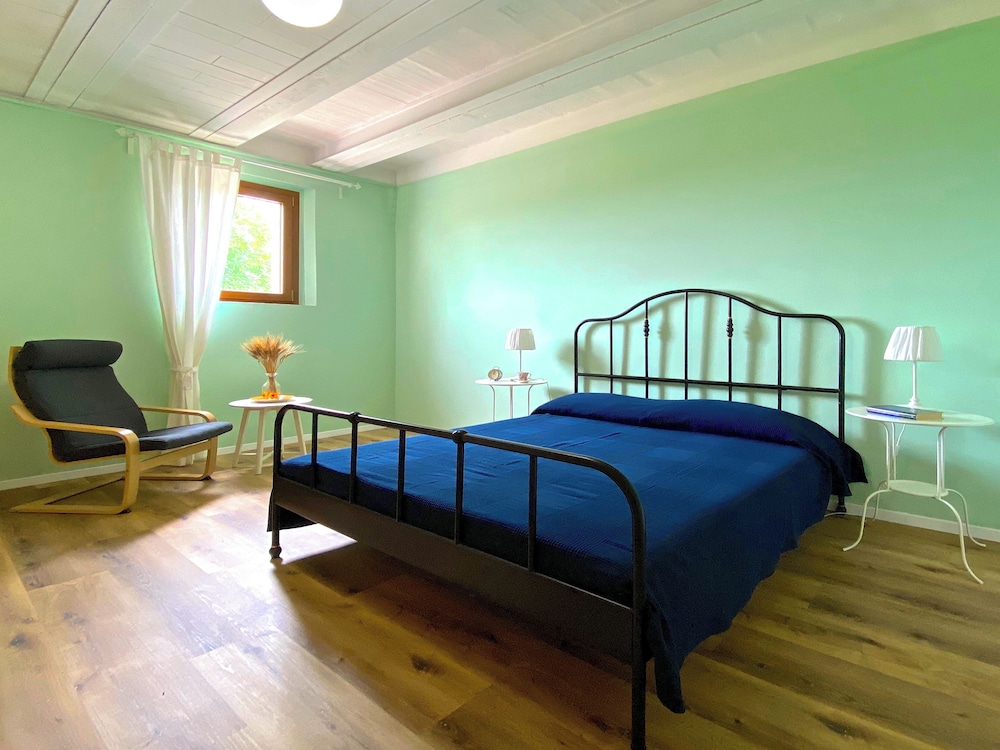 Ancient Country House With Swimming Pool