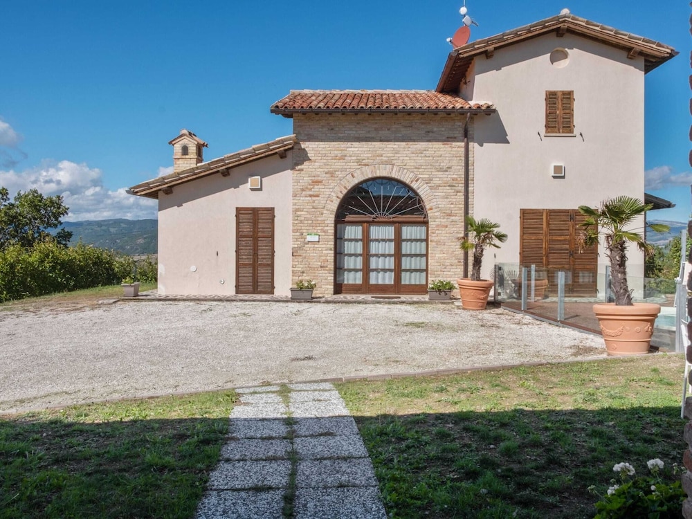 Authentic Marche Hideaway photo 1