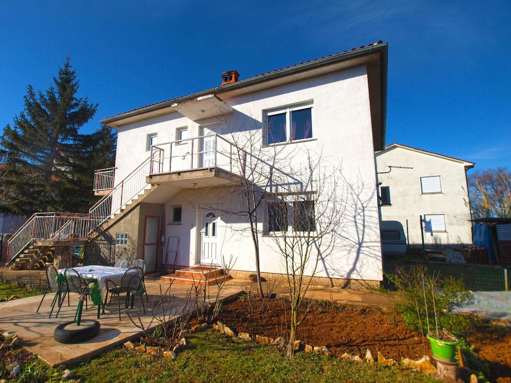 Apartment 1789