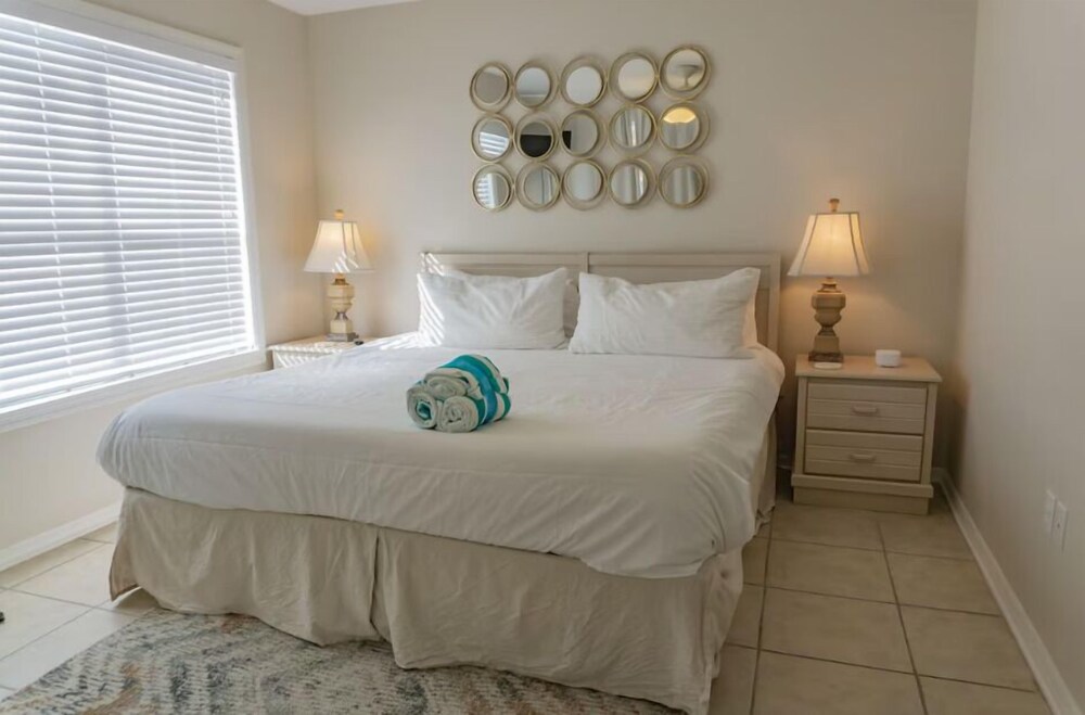 Beachside Villas 823