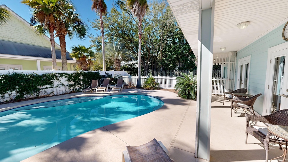 1 Cozy Cove 3 Bedroom Home