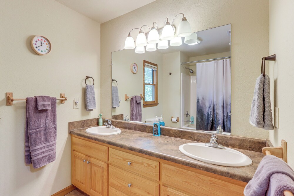Year-round Mtn View: Pet-friendly Murphy Retreat