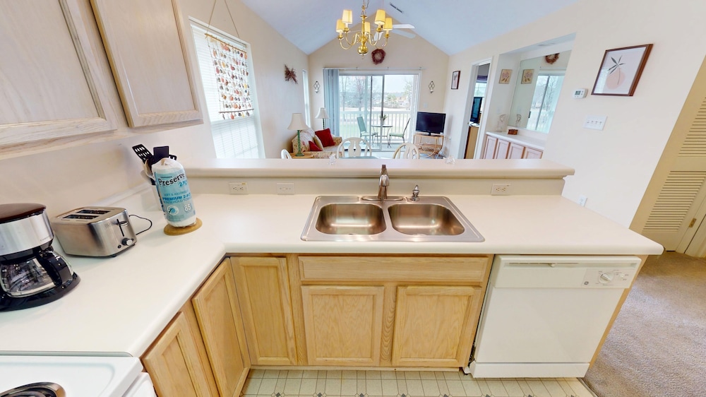 River Oaks 7g 2 Bedroom Condo