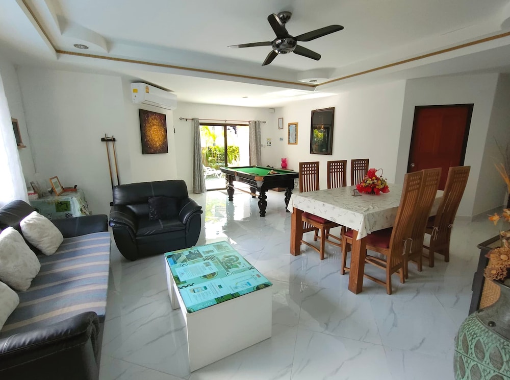 Corner Villa - Pattaya holiday House Walking Street