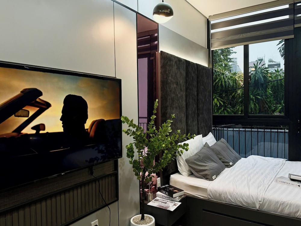 Unite StayCation Nhieu Tu