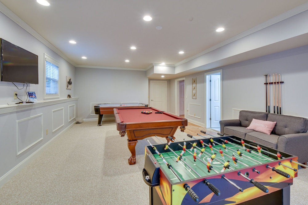 Grand Lakefront Home in Hartwell w/ Game Room! - Property Image 3