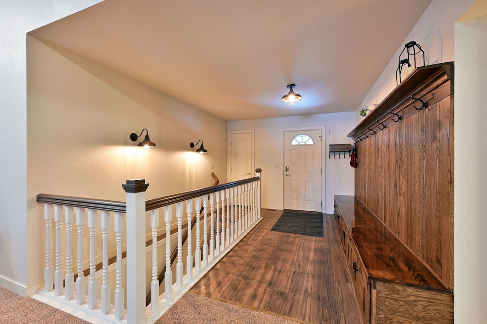 Unit 701 5 Bd 3 Ba 5 Bedroom Condo by RedAwning