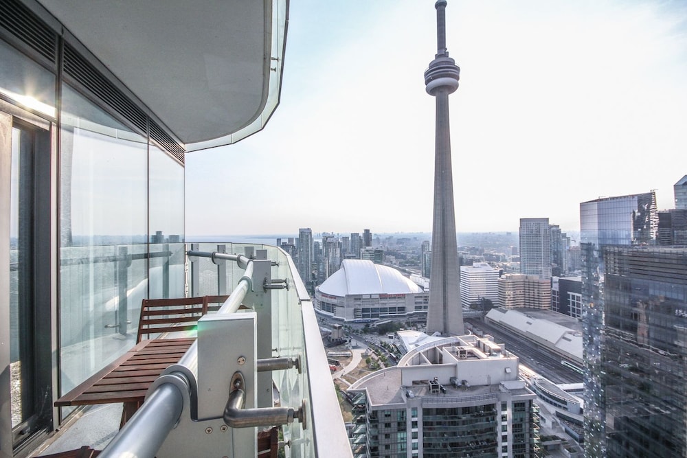 Sarkar Suites - Entertainment District