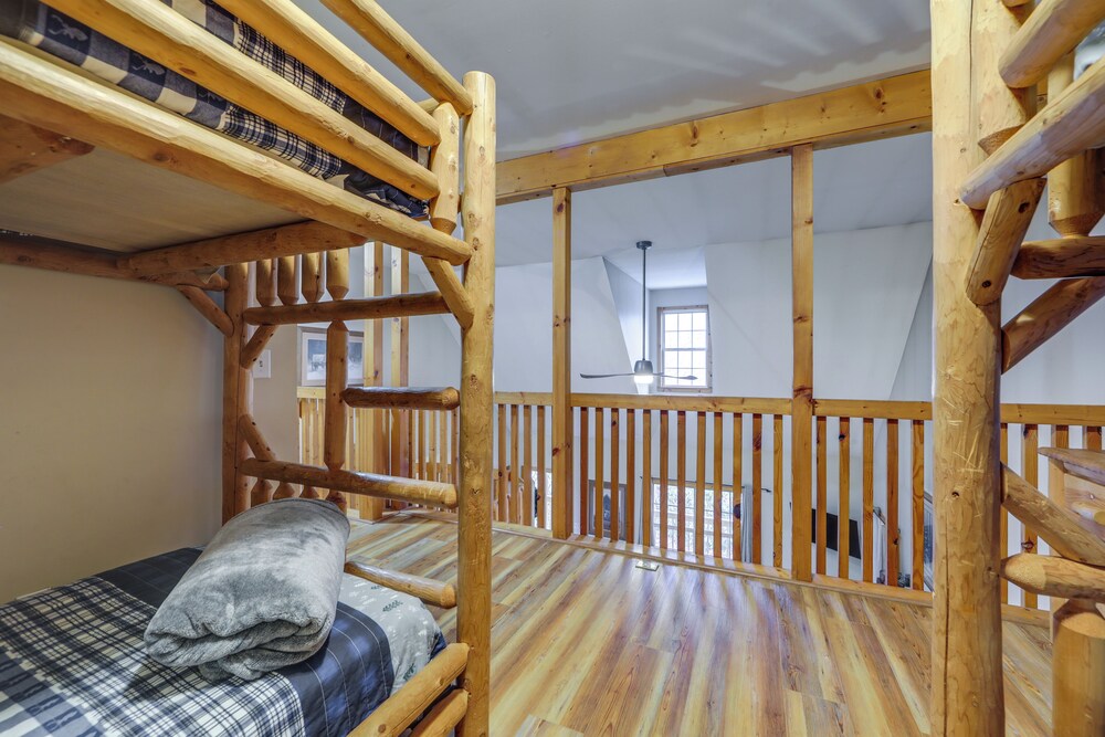 Play & Unwind! Home w/ Hot Tub in Maggie Valley