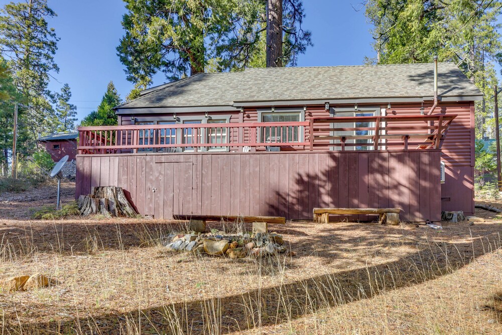 14 Mi to Slopes: Long Barn Cabin w/ Fire Pit!