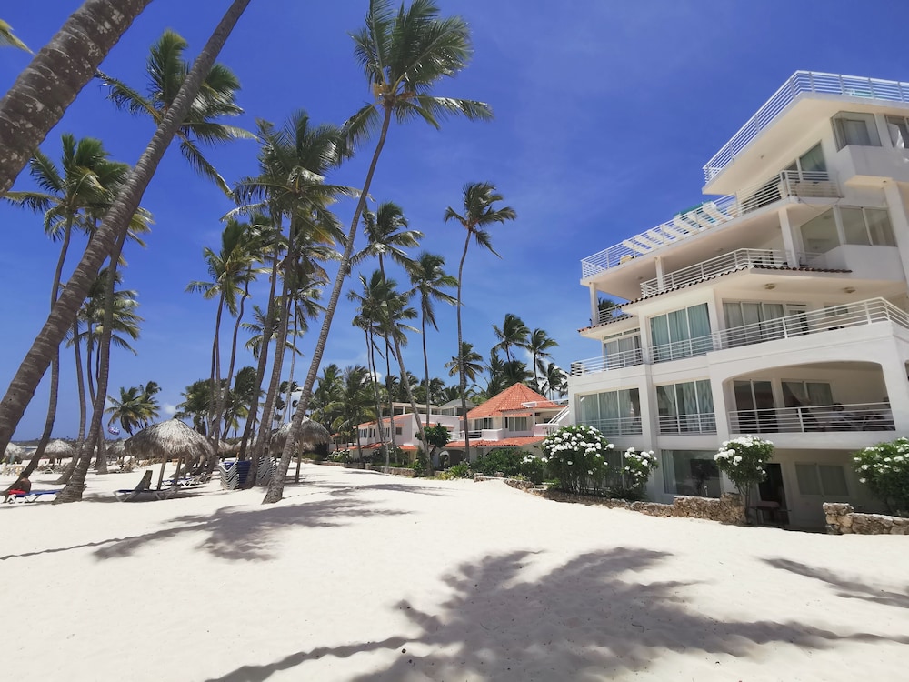 Los Corales Tropical Beach Resort & SPA