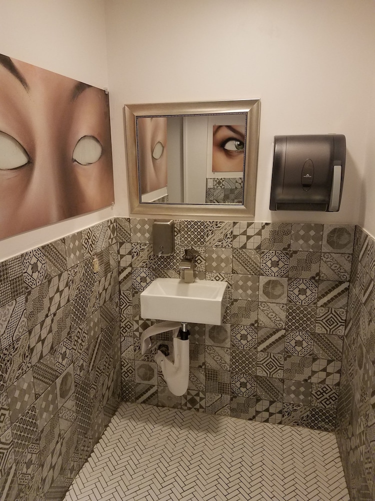 House of Trestles - Hostel