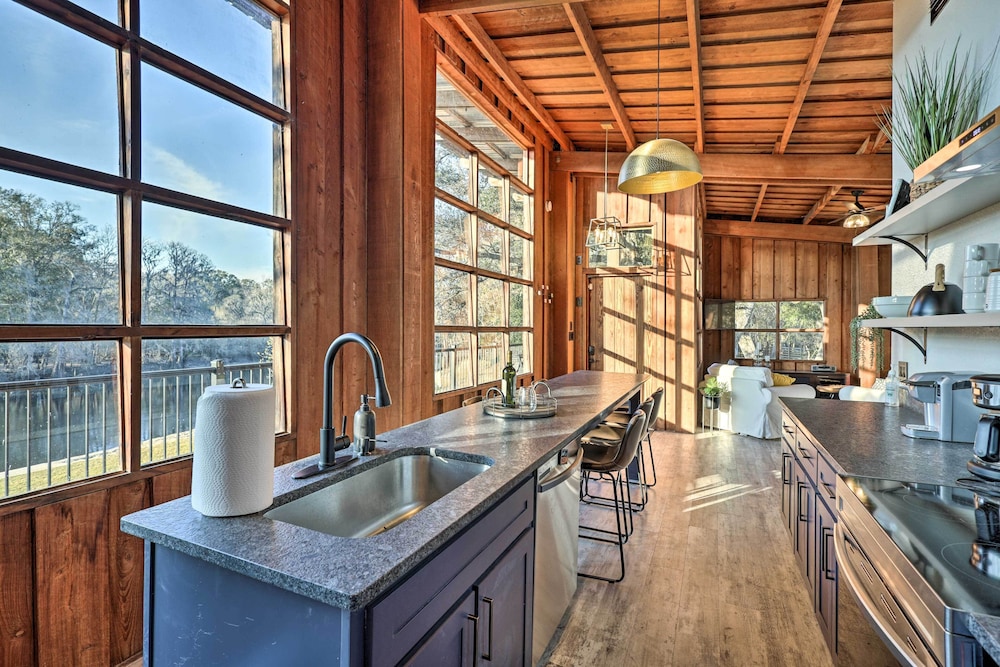 Renovated Fort White Retreat w/ River Access! - Property Image 27