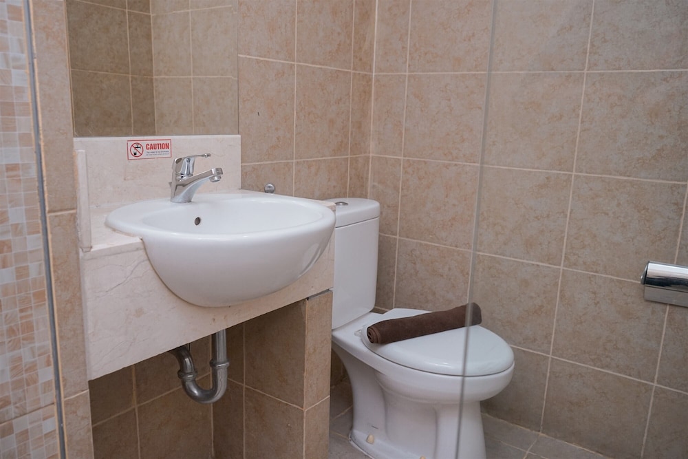 Comfy and Minimalist Studio (No Kitchen) Apartment Great Western
