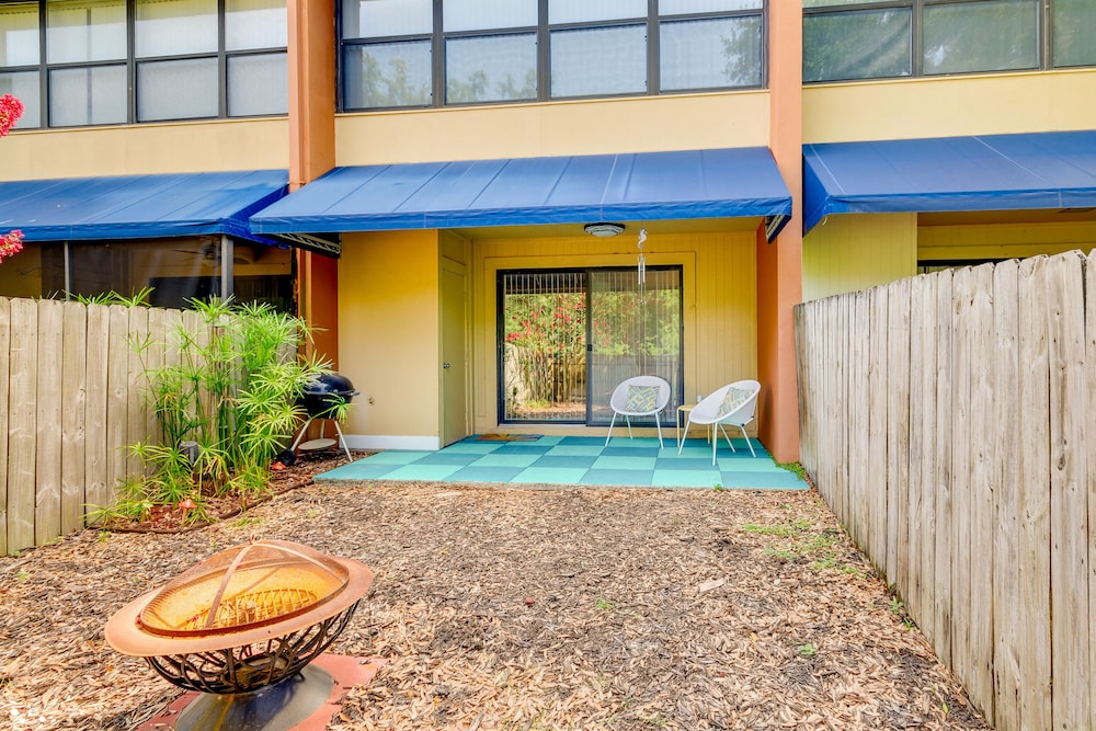 Gulf Breeze Escape w/ Patio + Community Pool! view 4