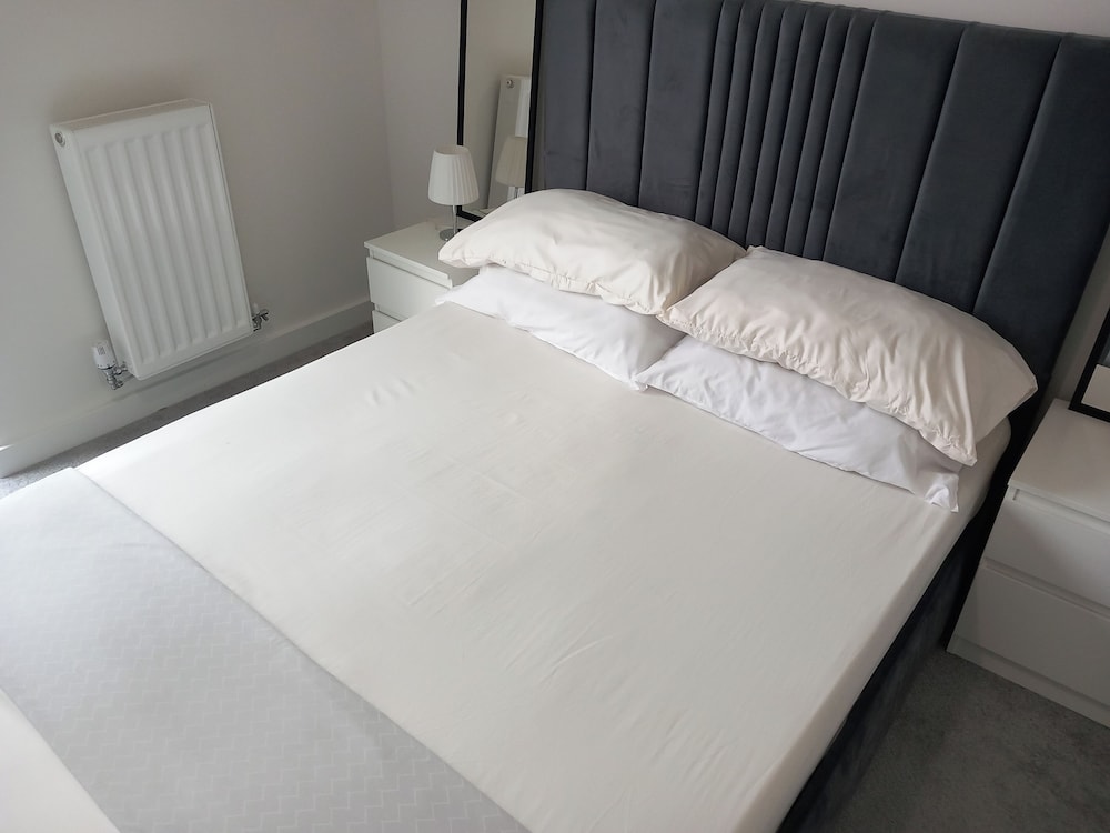 Tranquil Loughton Apartment Retreat