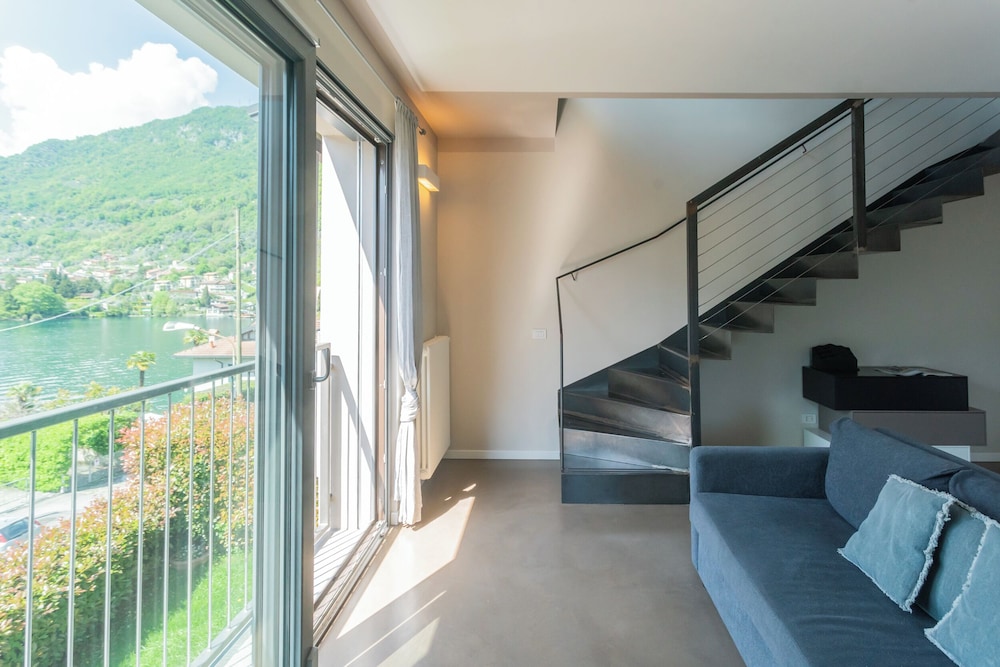 Mulino Vista Lake by Rent all Como