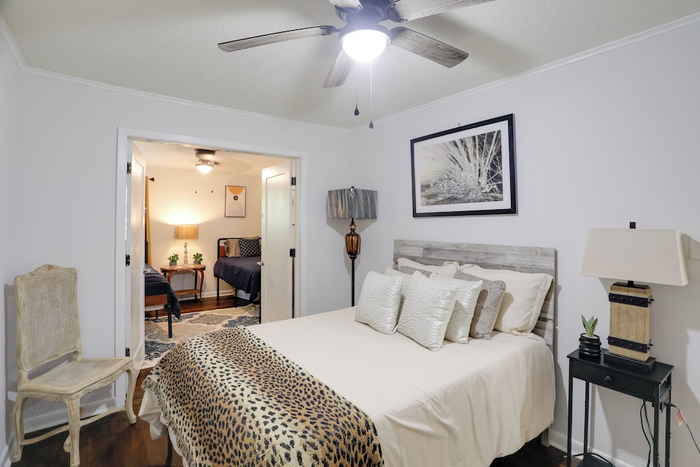 Updated North Greenwood Cottage < 1 Mi to Dtwn!