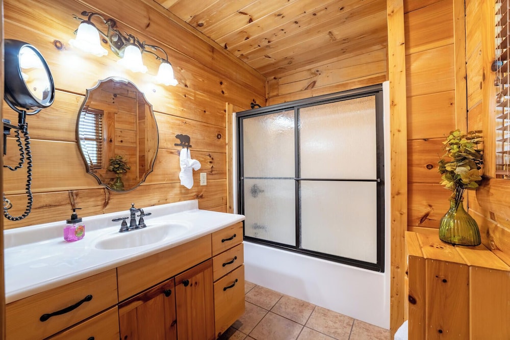 Smoky Bear Cabin