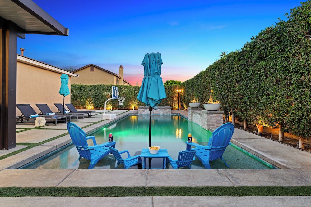 Casa Campo 5BR Desert Oasis w/ Pool, Firepit, & Outdoor Lounge