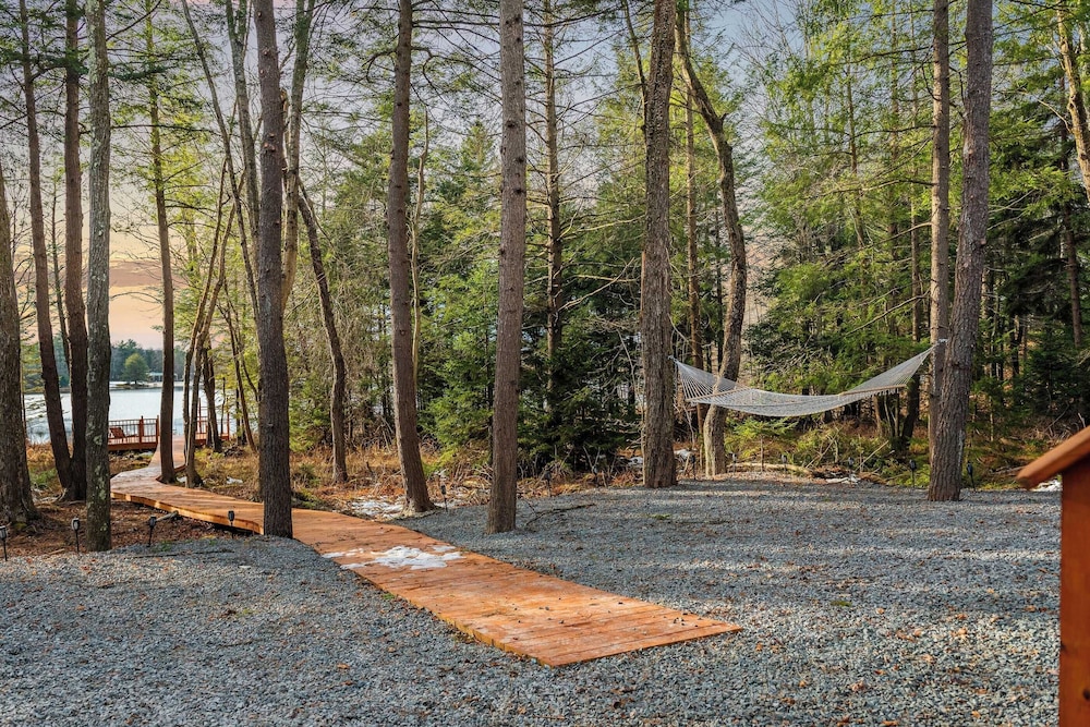 Lakeview Sunset Heaven Waterfront Escape + Private Dock Firepit + Game Room New Construction