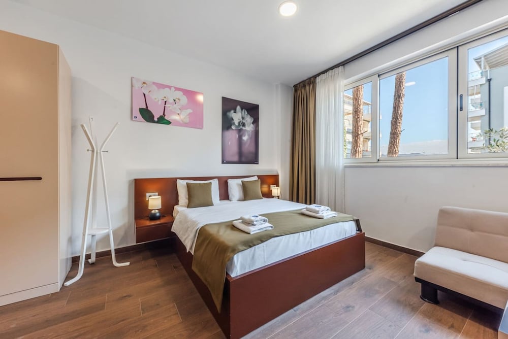 Modern Studio by the Beach - Orkidea