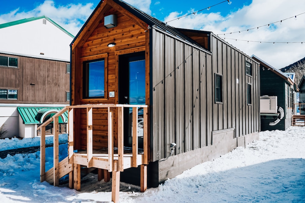 Powderhorn Lodging view 5