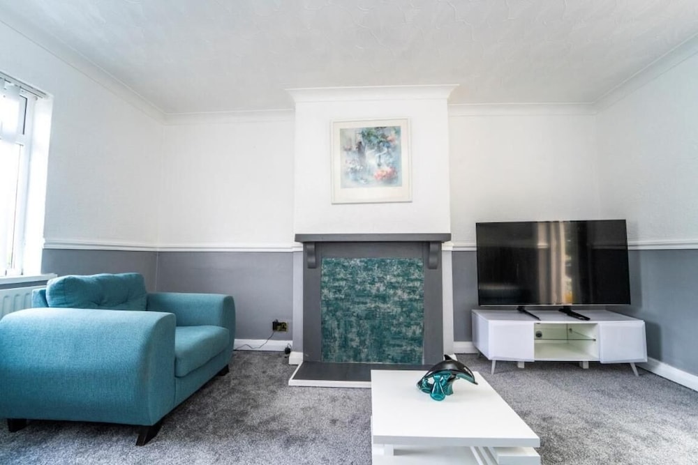 Sunny Lodge in Anstey - Spacious 3 Bedroom Home