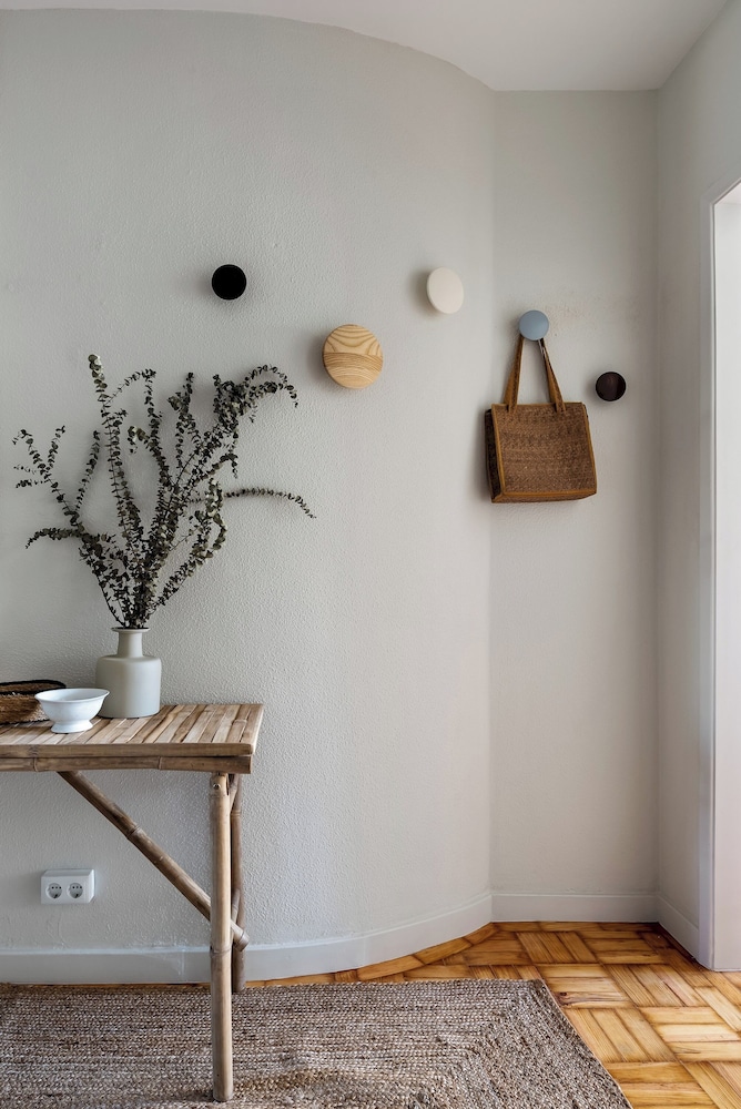 Breinr · Trendy and Spacious 3BR Family Home