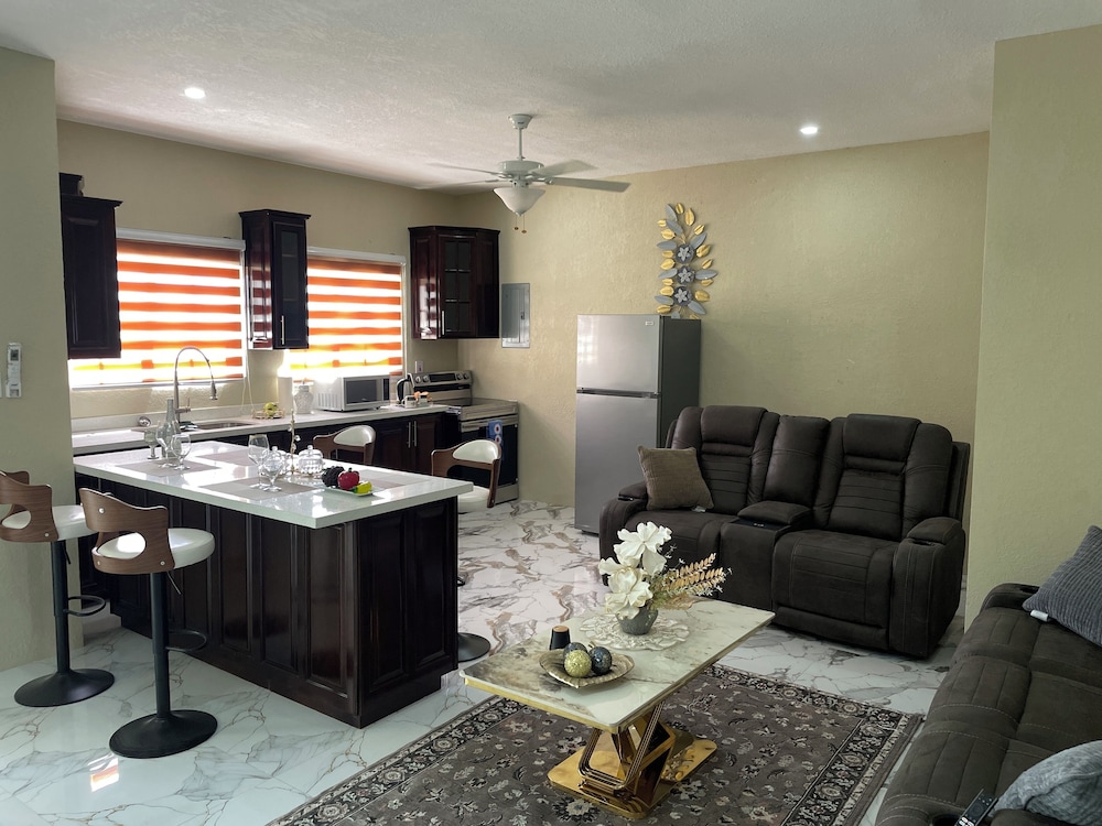 360 Rokview Suites