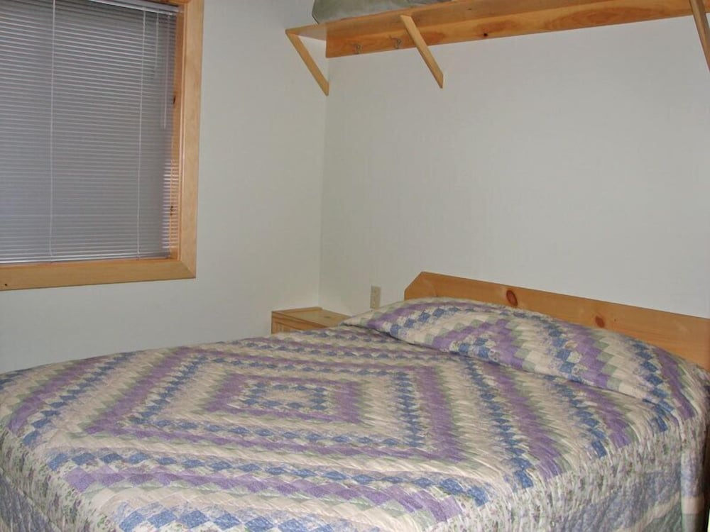 Watertown Vacations - Angel Rock Waterfront Cottages and Vacation Homes - Property Image 1