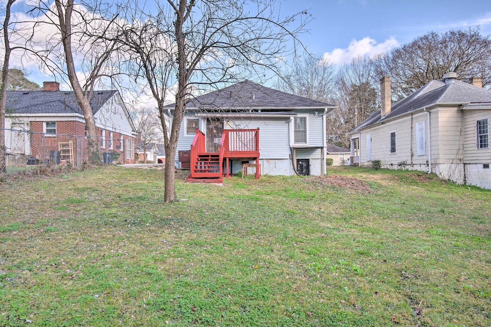 Cozy Atlanta Home ~ 3 Mi to Dtwn Attractions! view 5