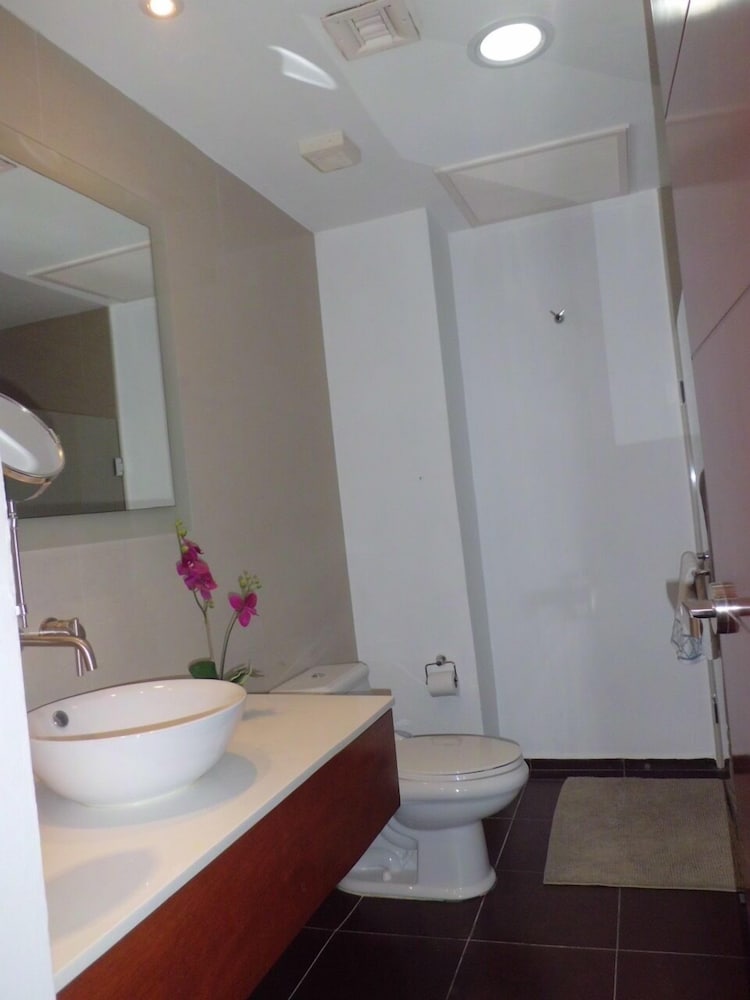 Condo AB Pacifica