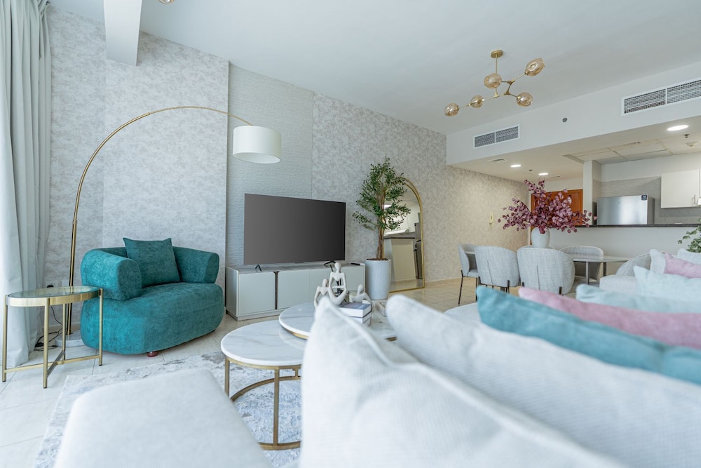 Iconic 2BR in Skycourt Dubailand