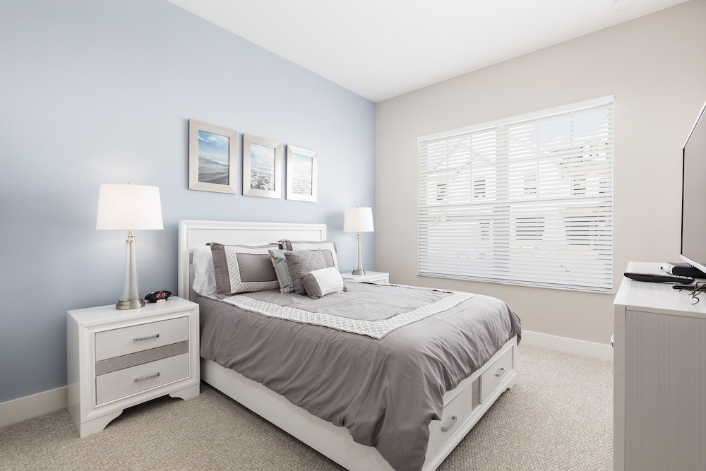 Summerville Vacation Homes by Columbia Management