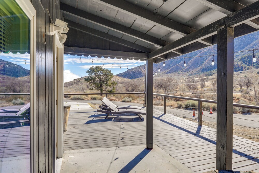 Private Deck & Views: Frazier Mountain Cabin