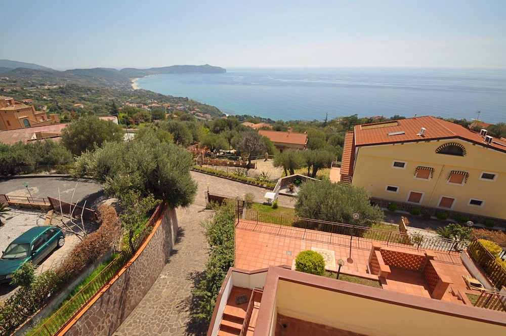 Amami Viaggi - Villa Carolina
